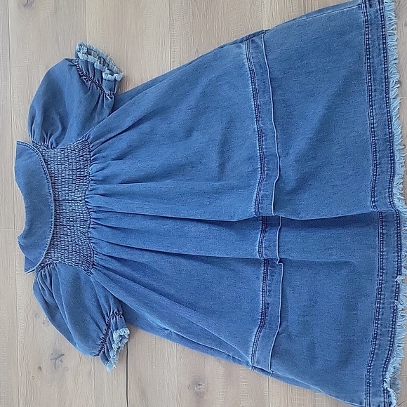 NWOT Priv Jennie Smocked Dress Size S - Picture 4 of 7